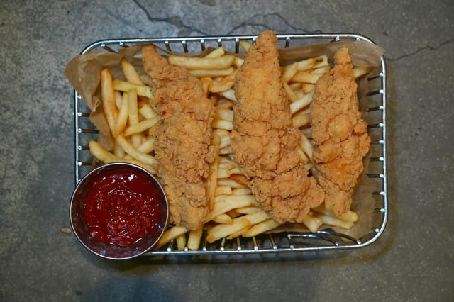 Kid's Chicken Tenders (3).